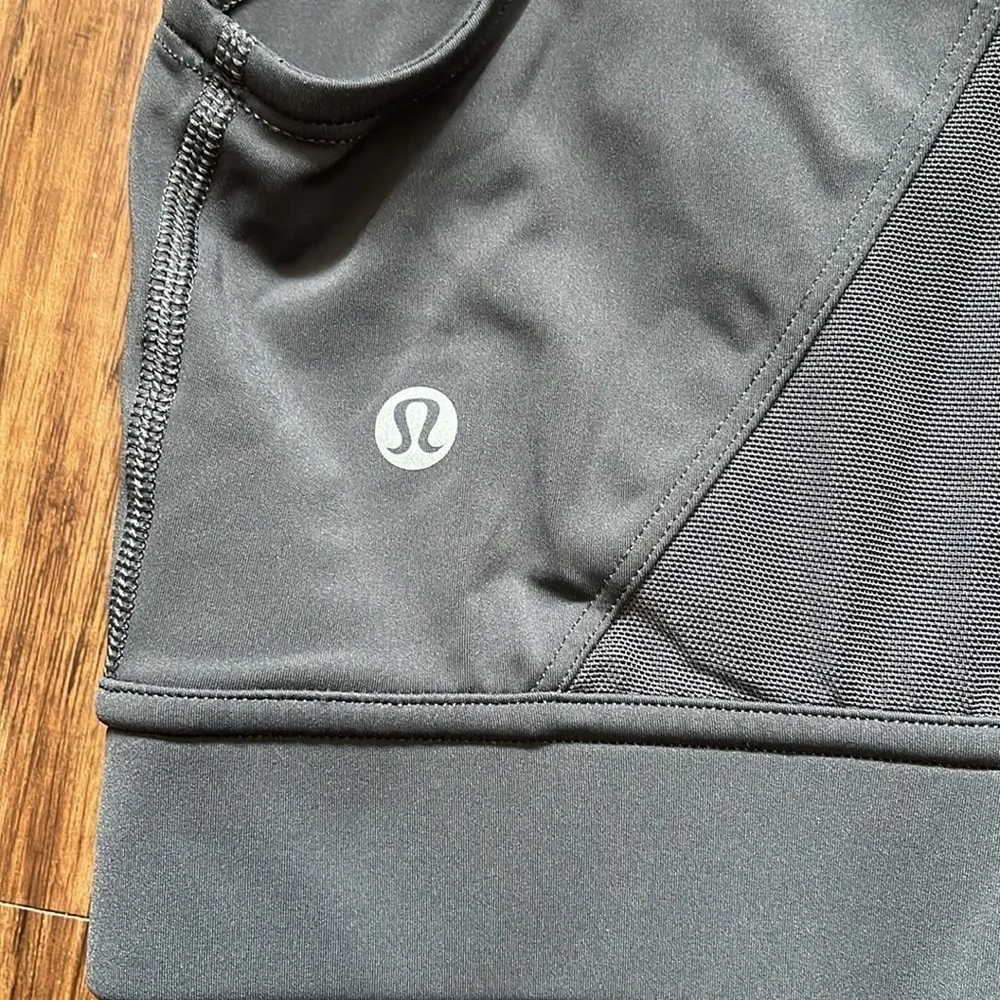 EUC Lululemon Hotty Hot Cropped Tank Graphite Grey 2 - Picture 10 of 12